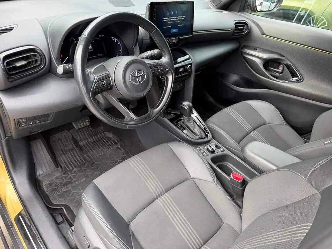 TOYOTA YARIS CROSS