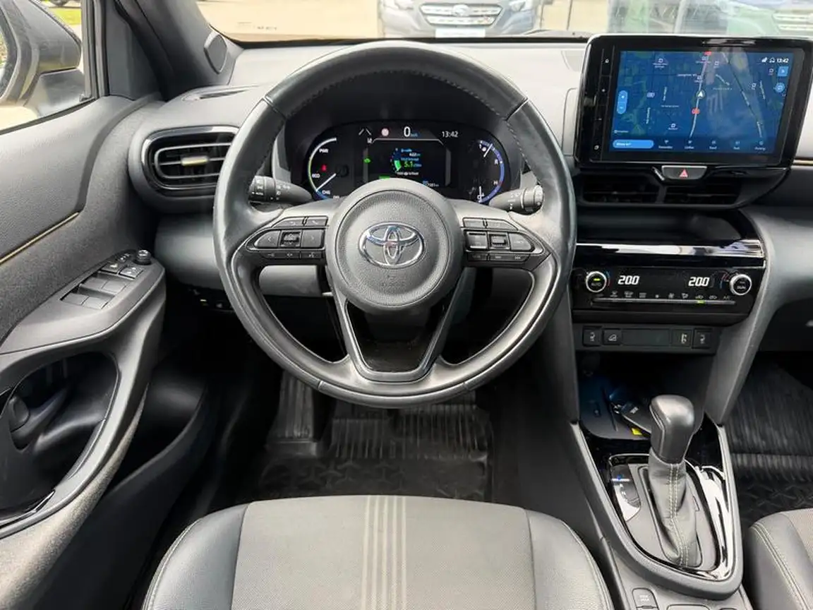 TOYOTA YARIS CROSS