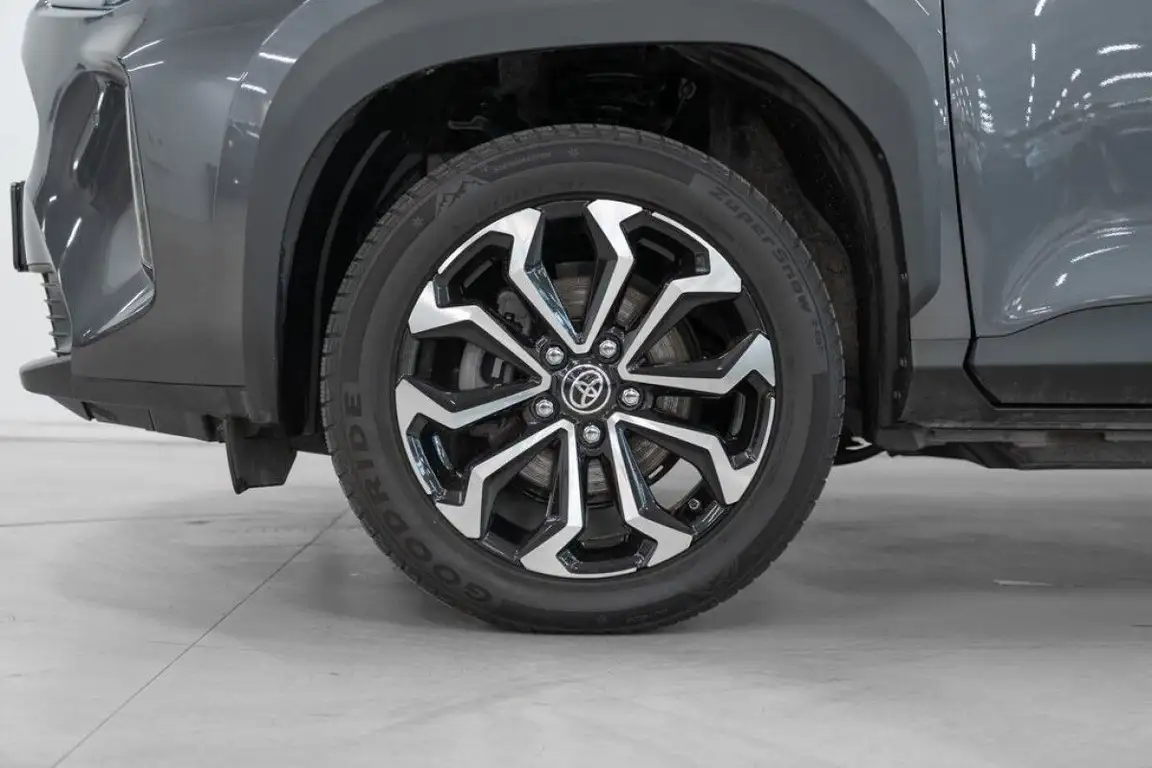 TOYOTA YARIS CROSS