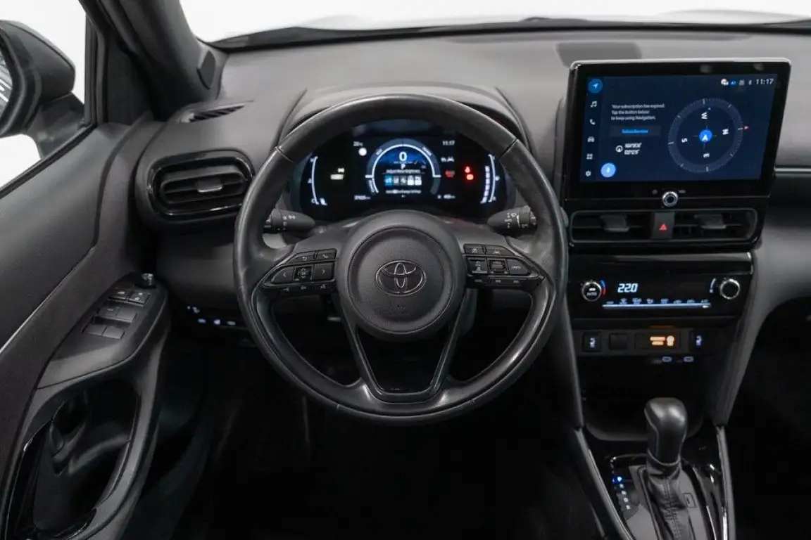 TOYOTA YARIS CROSS