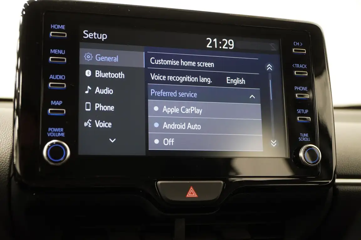 TOYOTA YARIS CROSS