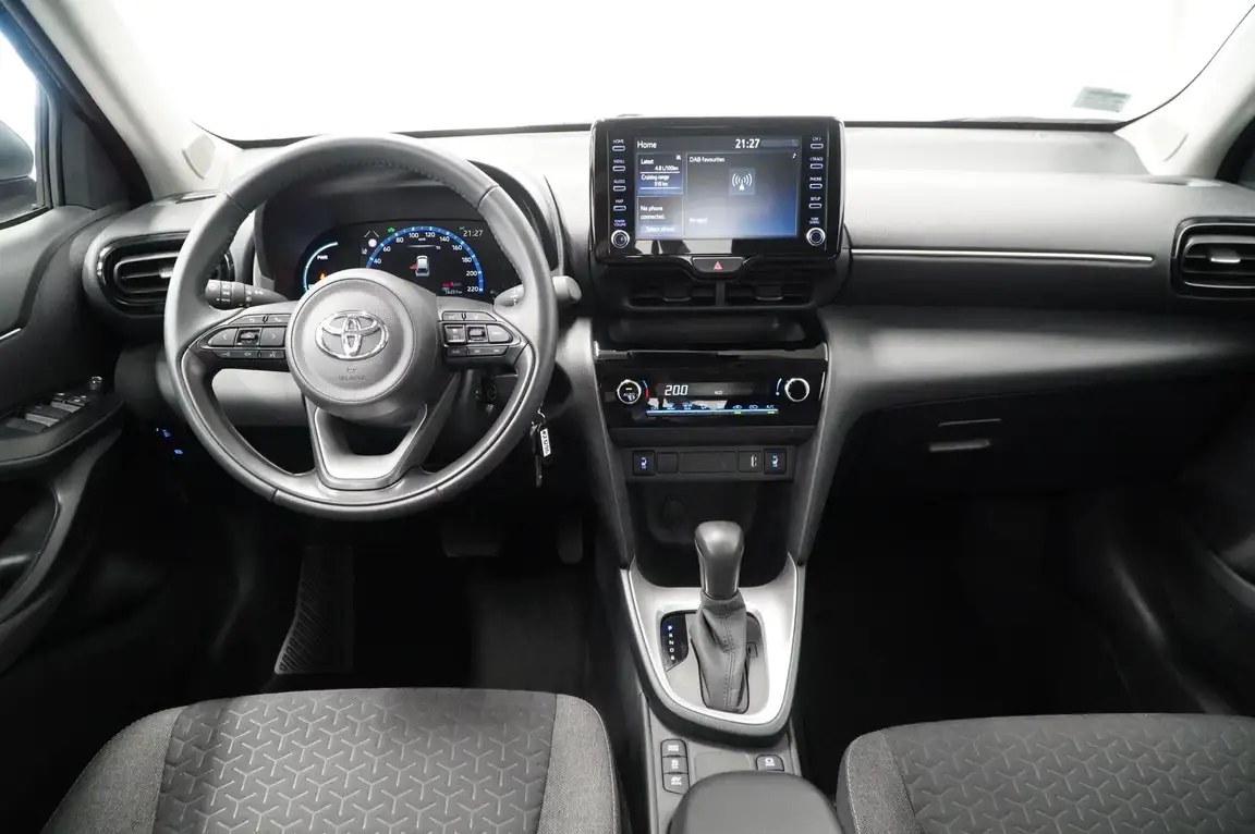 TOYOTA YARIS CROSS