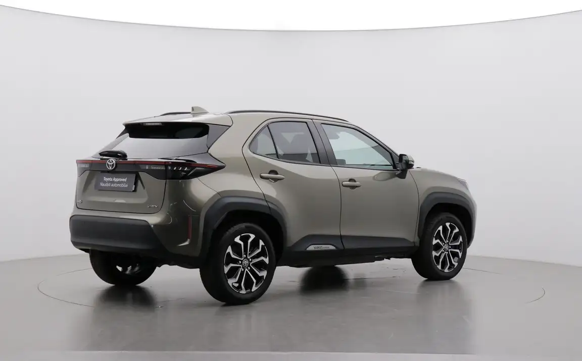 TOYOTA YARIS CROSS