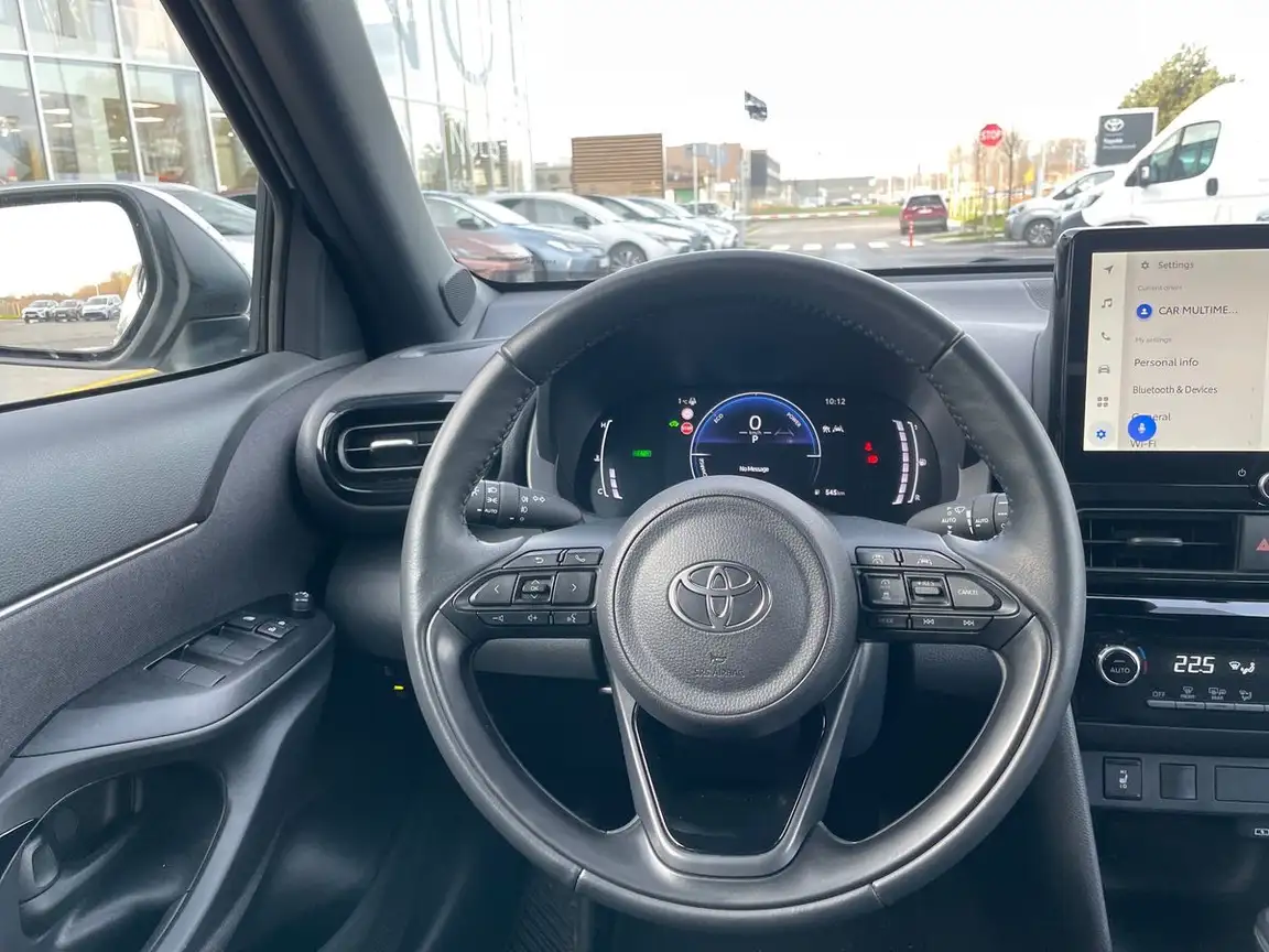 TOYOTA YARIS CROSS
