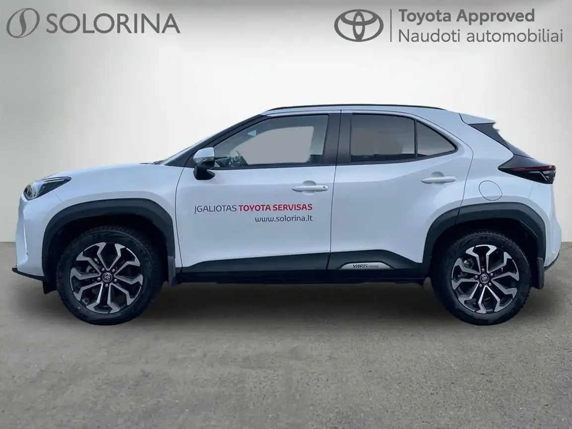 TOYOTA YARIS CROSS