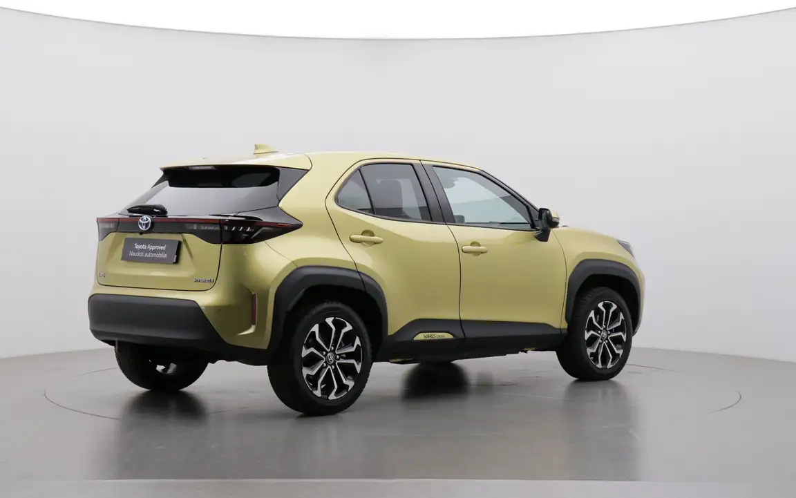 TOYOTA YARIS CROSS