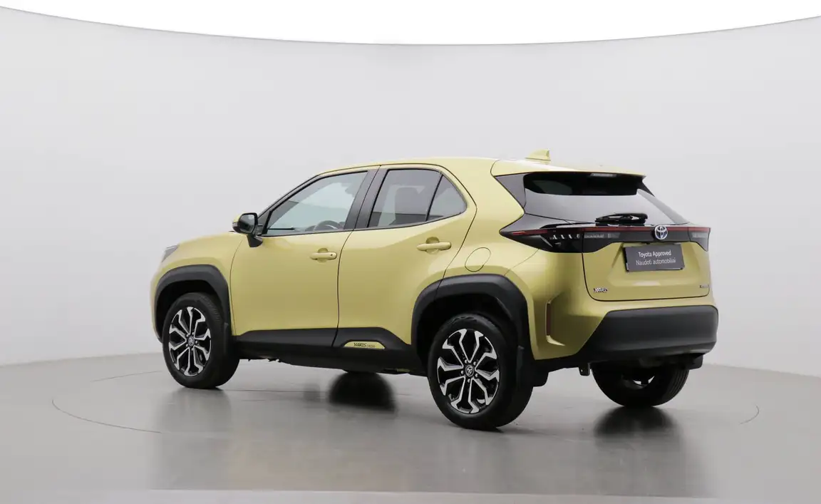 TOYOTA YARIS CROSS
