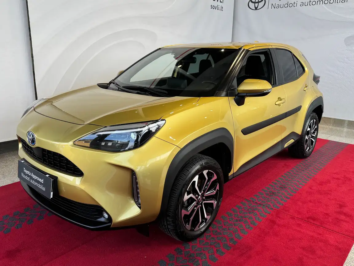 TOYOTA YARIS CROSS