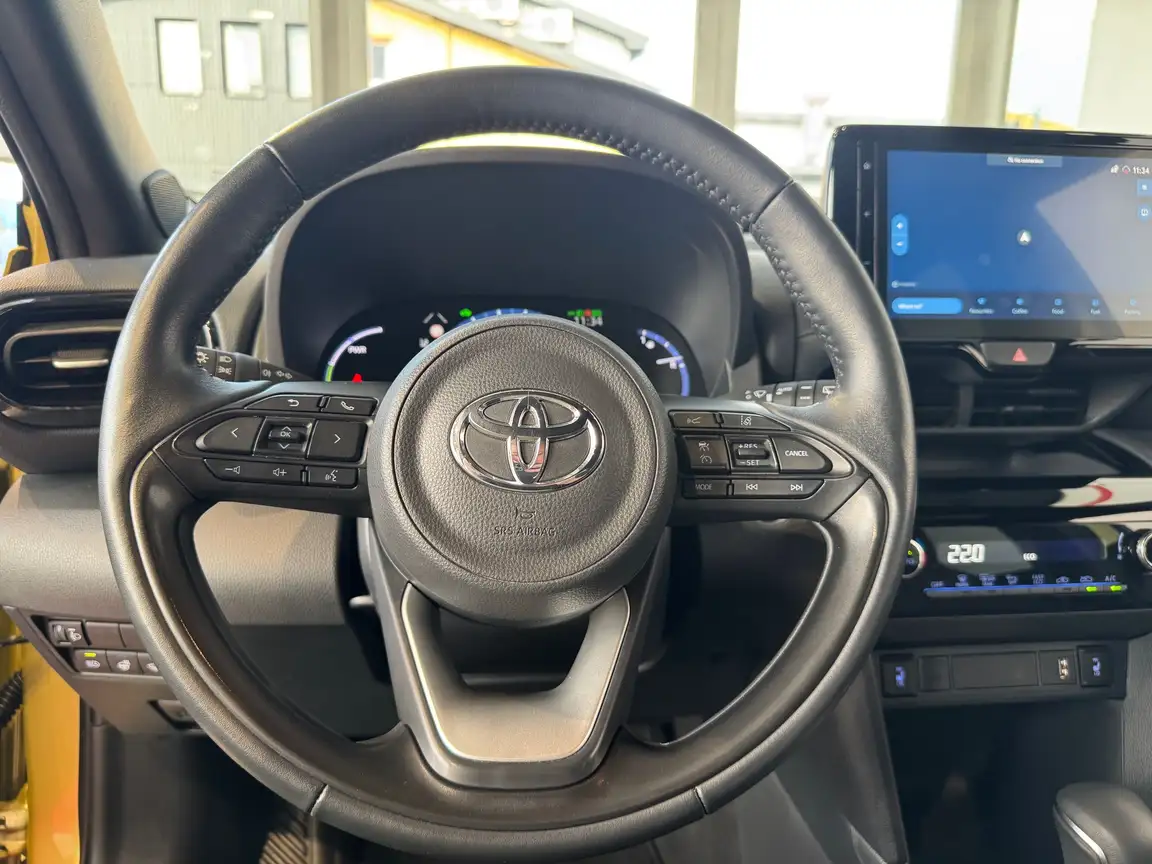 TOYOTA YARIS CROSS