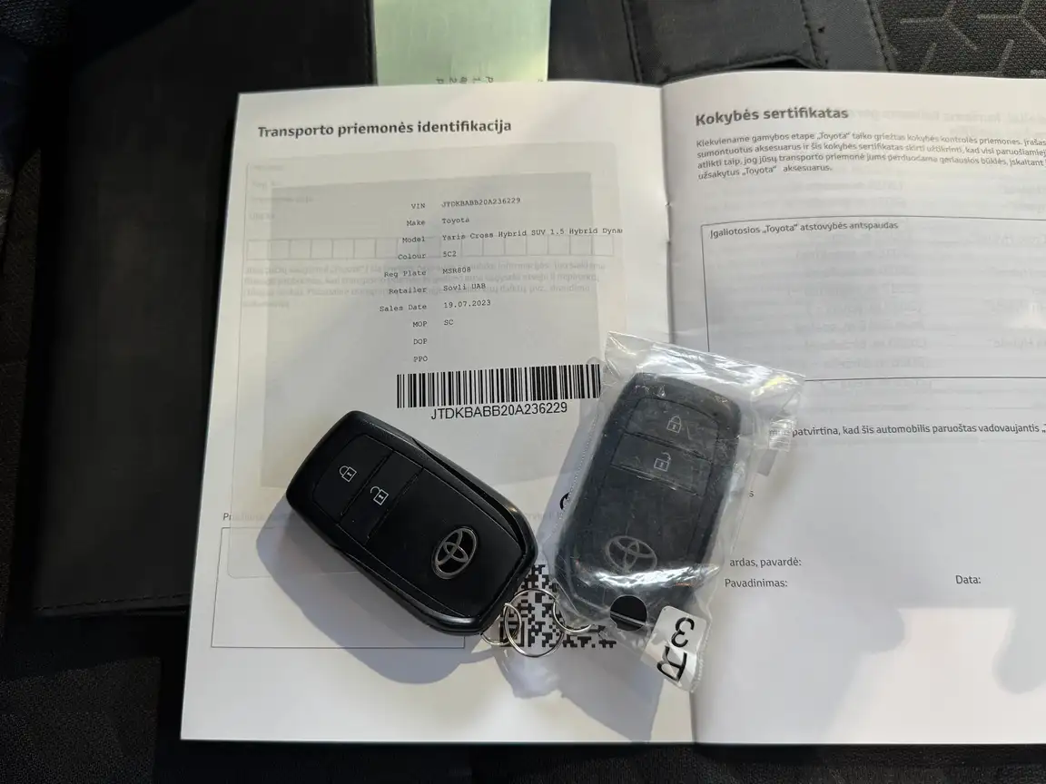 TOYOTA YARIS CROSS