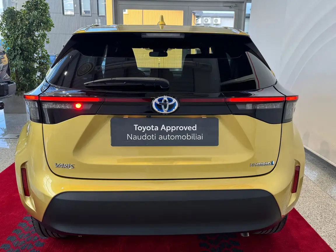 TOYOTA YARIS CROSS