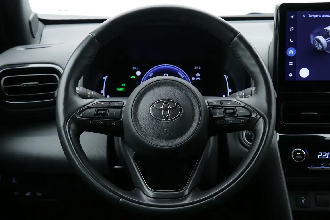 TOYOTA YARIS CROSS