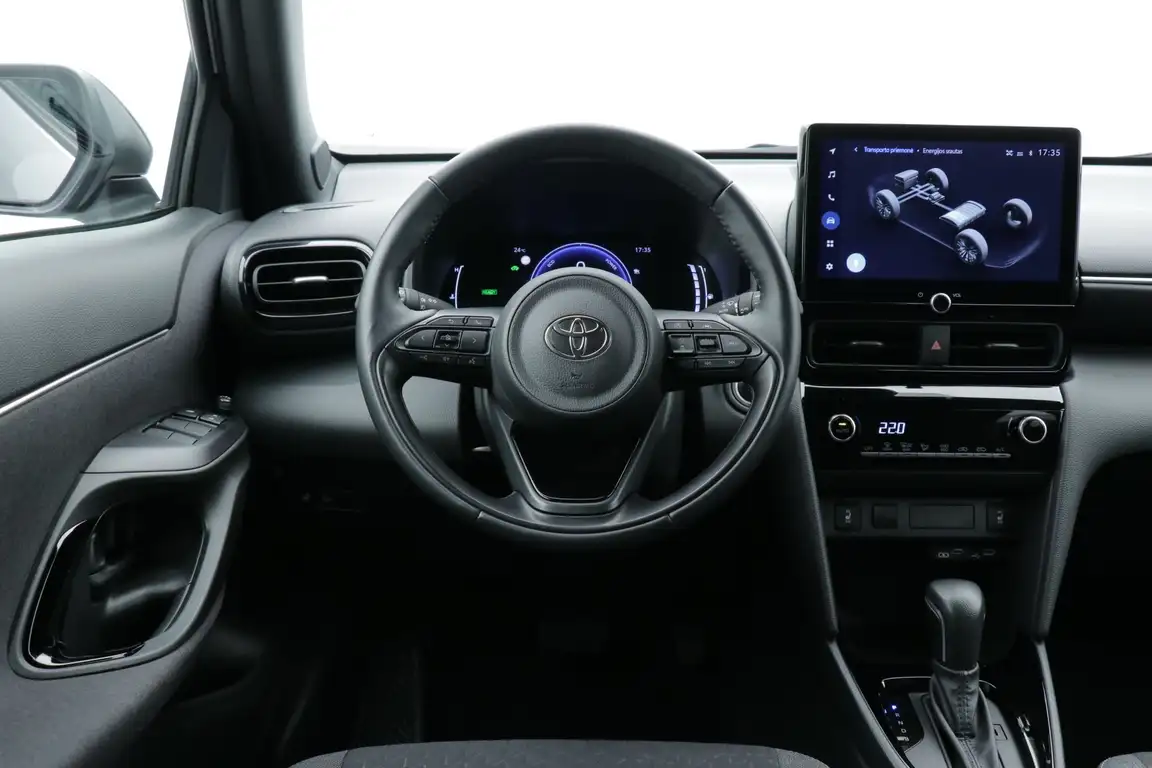 TOYOTA YARIS CROSS