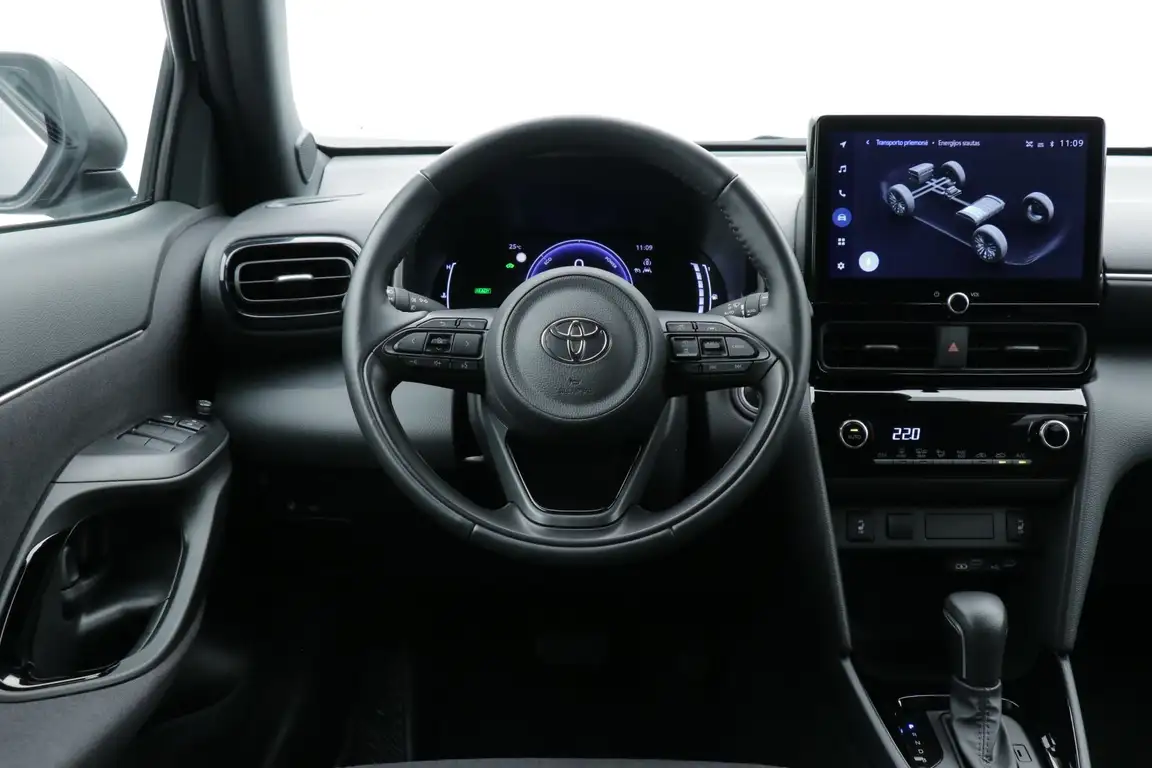 TOYOTA YARIS CROSS