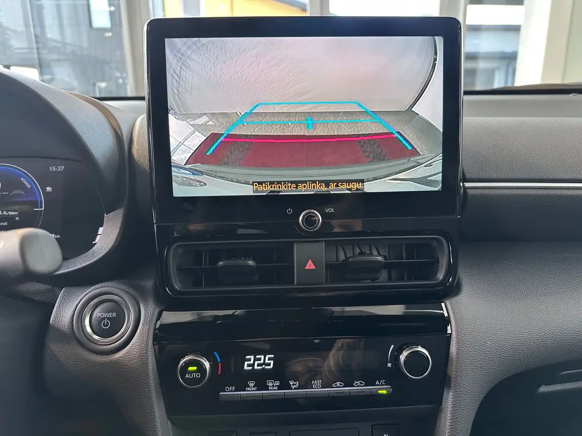 TOYOTA YARIS CROSS