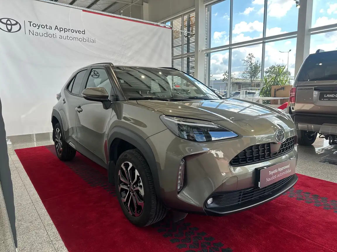 TOYOTA YARIS CROSS