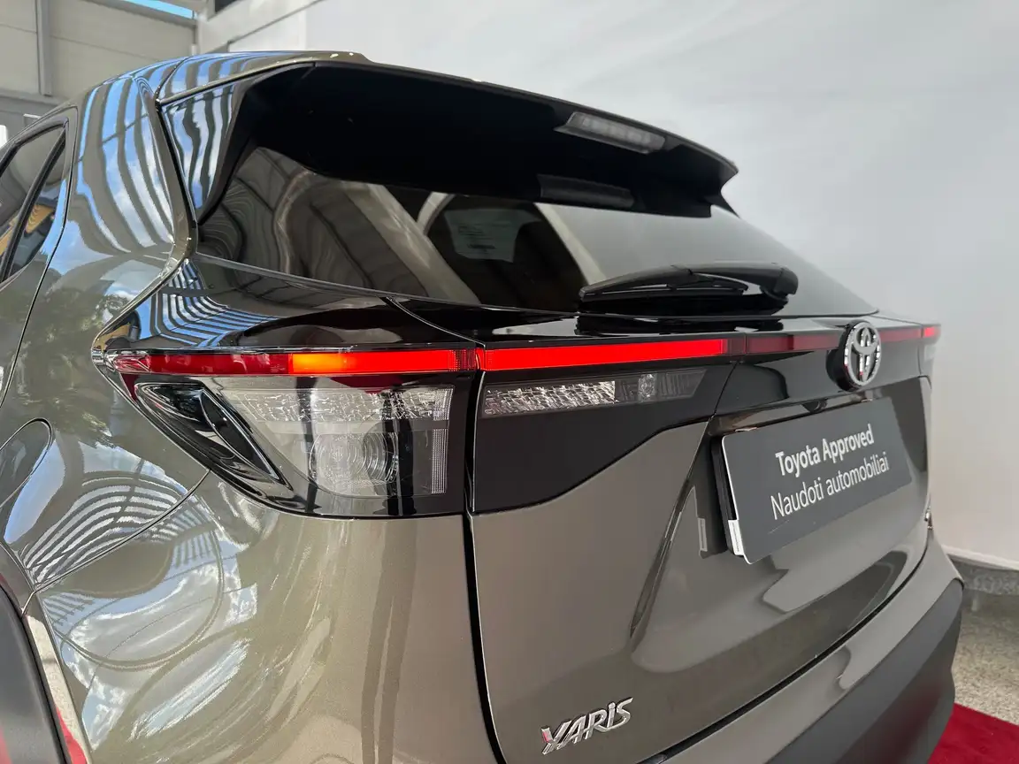 TOYOTA YARIS CROSS