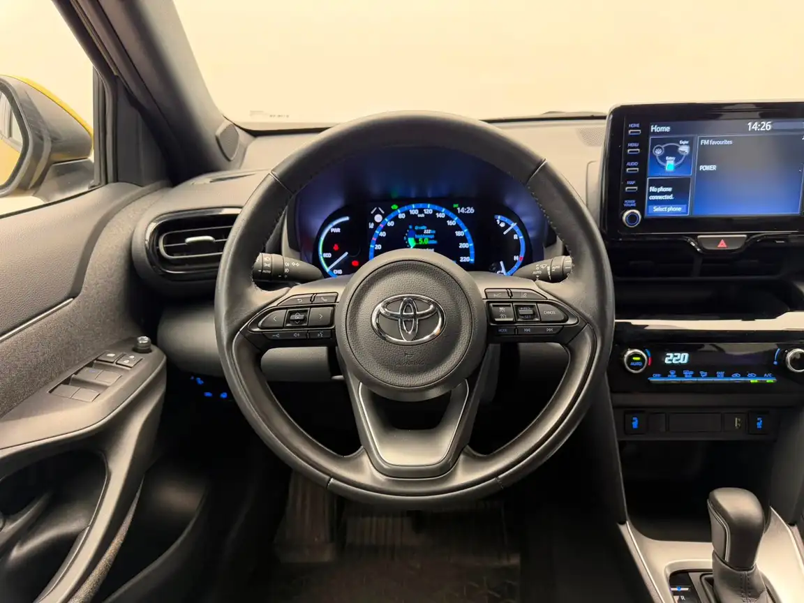 TOYOTA YARIS CROSS