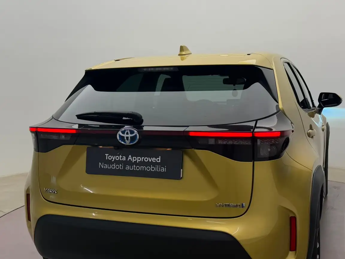 TOYOTA YARIS CROSS