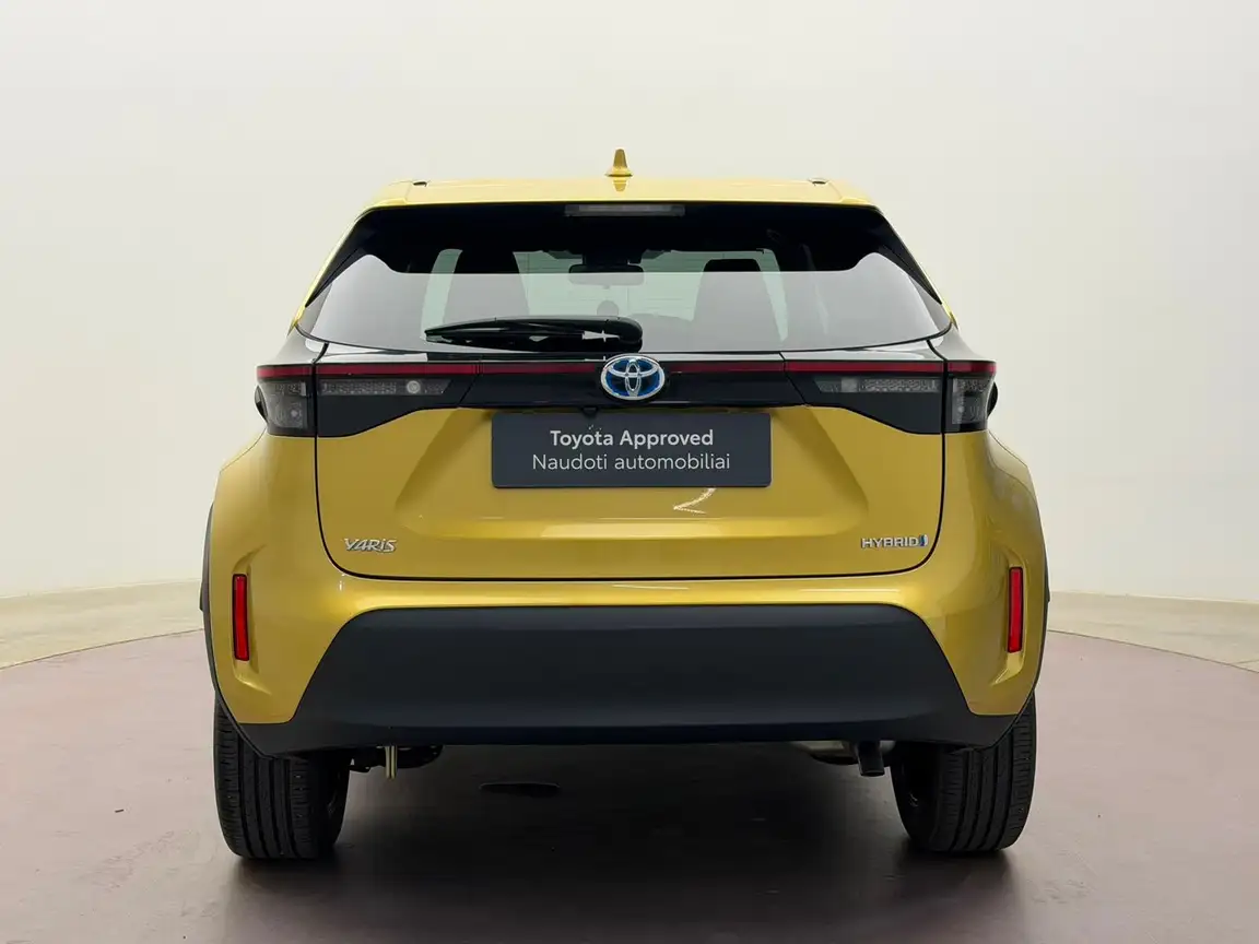 TOYOTA YARIS CROSS