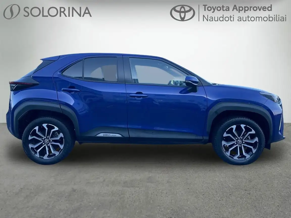 TOYOTA YARIS CROSS