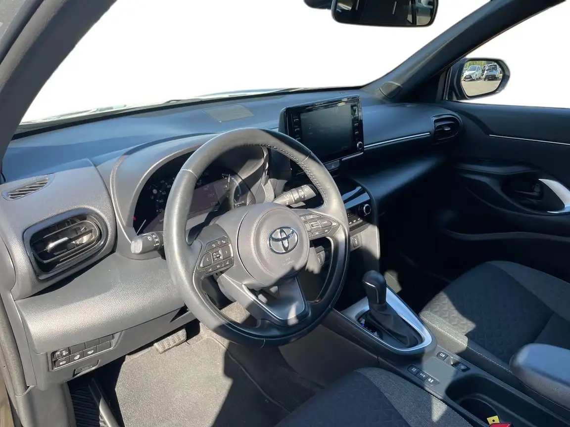 TOYOTA YARIS CROSS