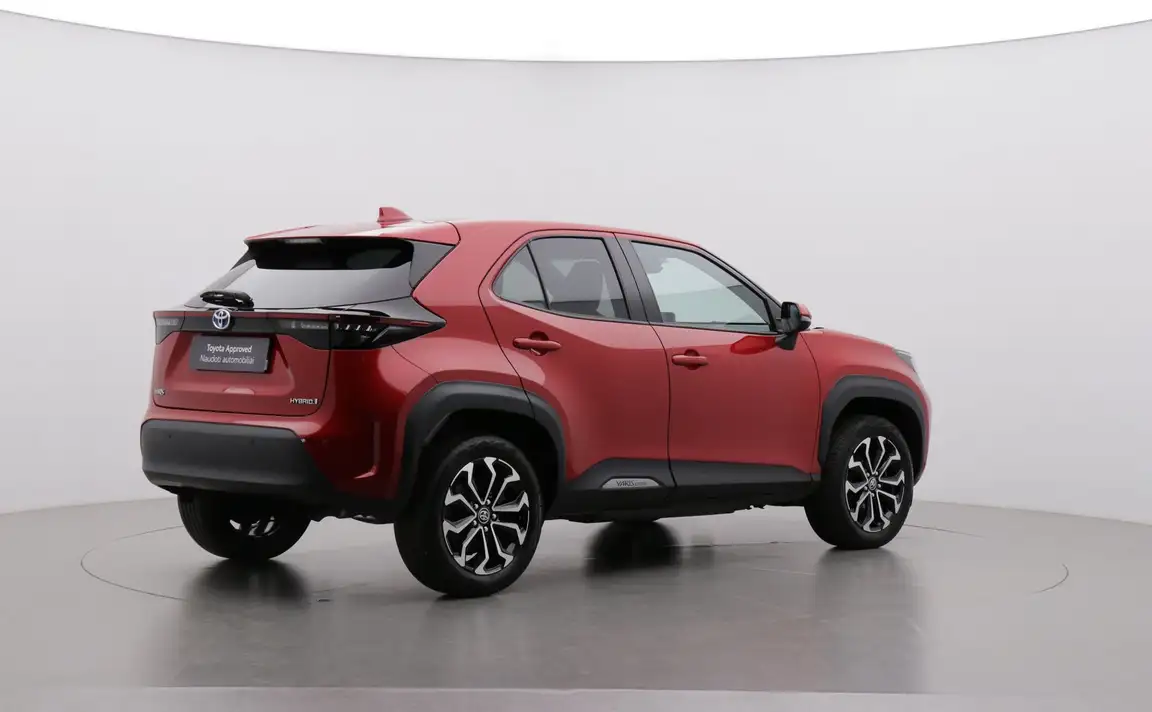 TOYOTA YARIS CROSS