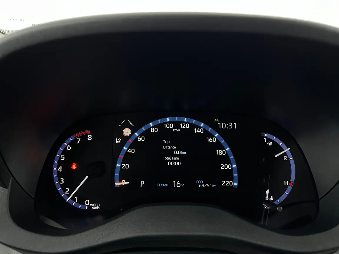 TOYOTA YARIS CROSS