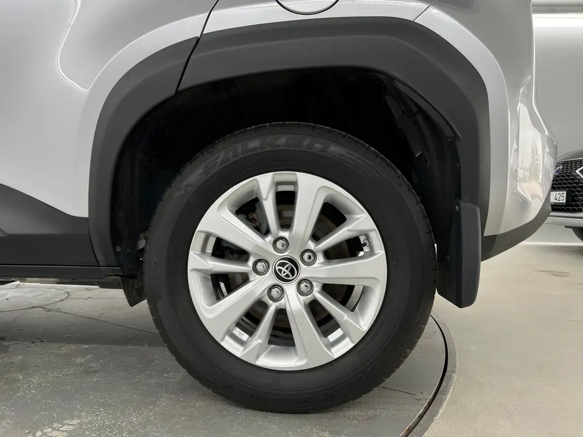 TOYOTA YARIS CROSS