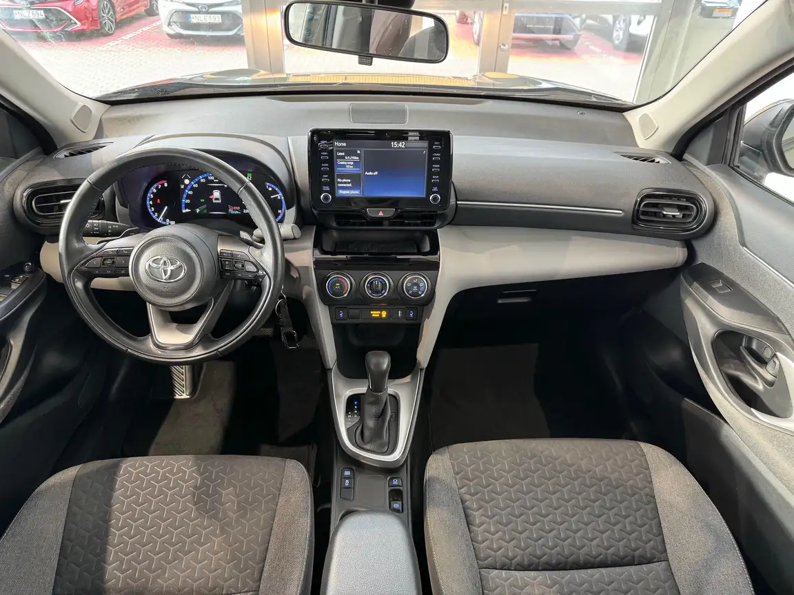 TOYOTA YARIS CROSS