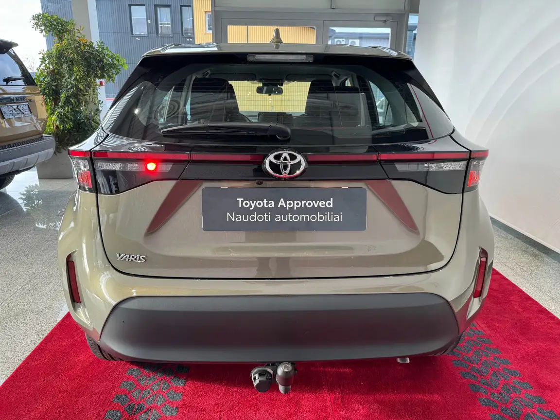 TOYOTA YARIS CROSS
