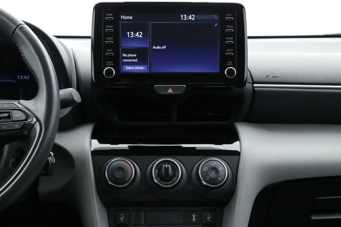 TOYOTA YARIS CROSS