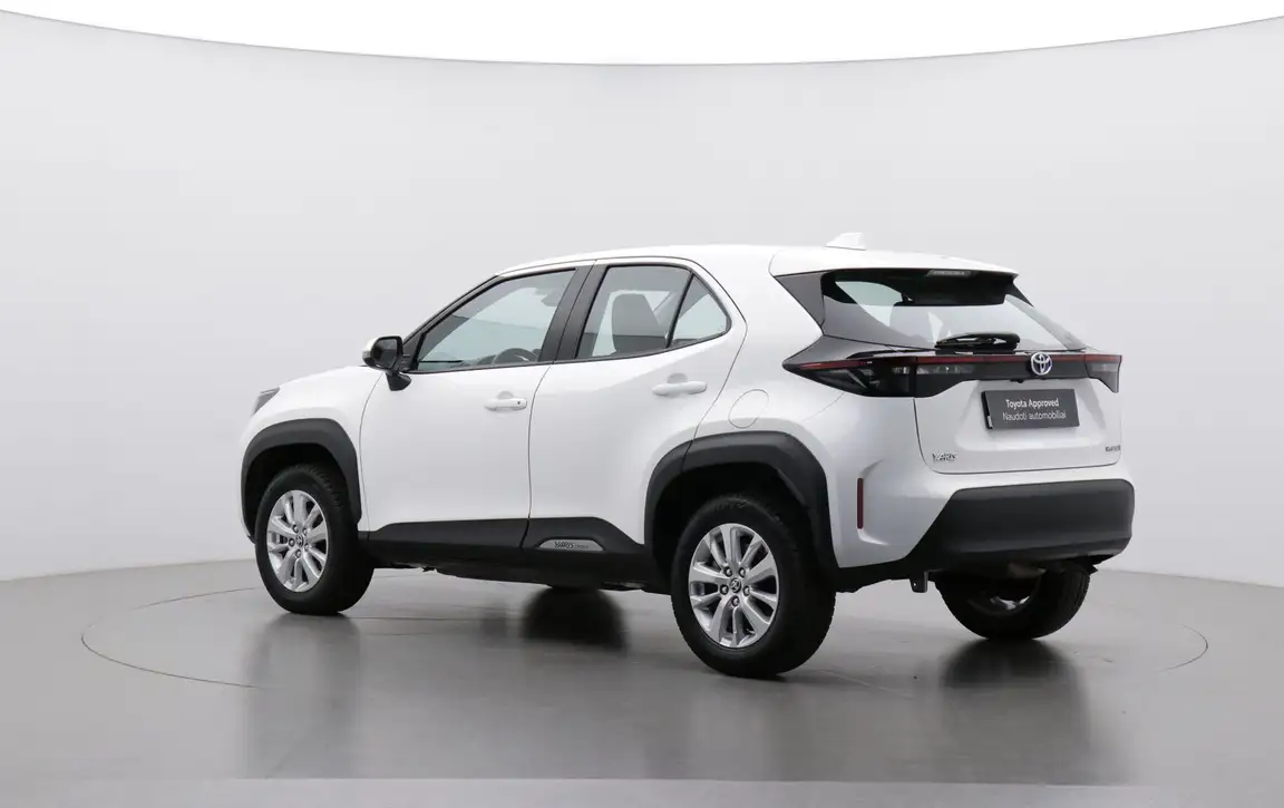 TOYOTA YARIS CROSS