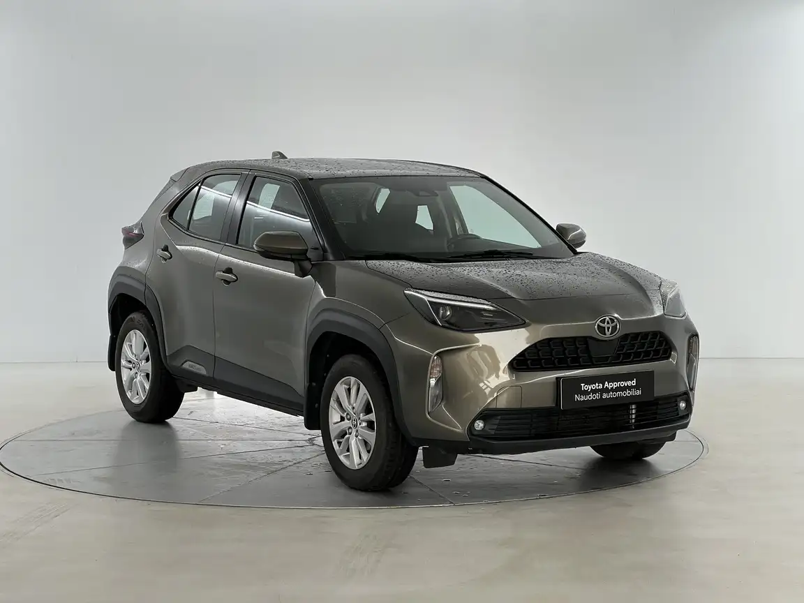 TOYOTA YARIS CROSS