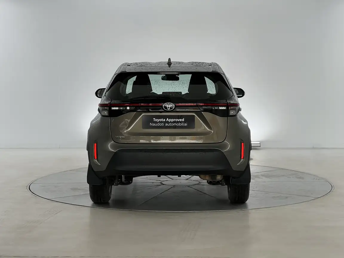 TOYOTA YARIS CROSS