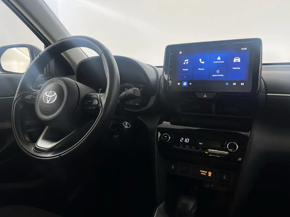 TOYOTA YARIS CROSS