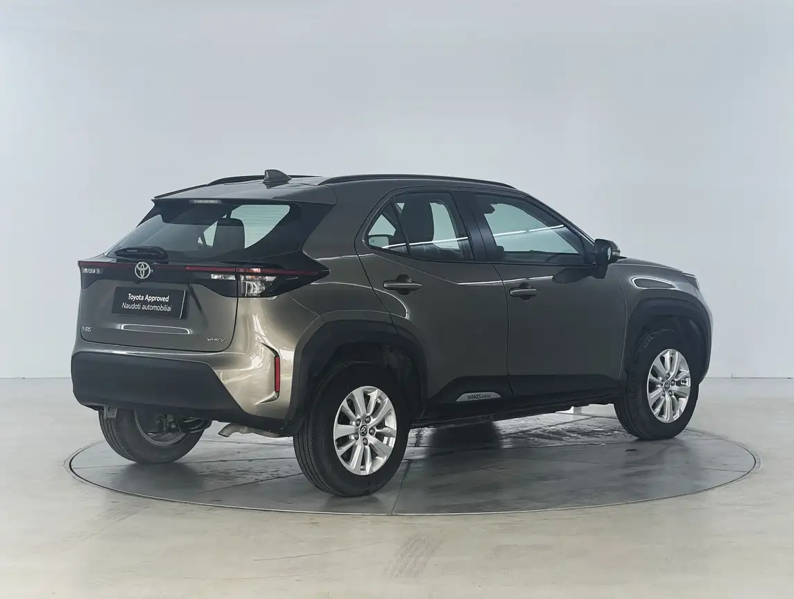 TOYOTA YARIS CROSS