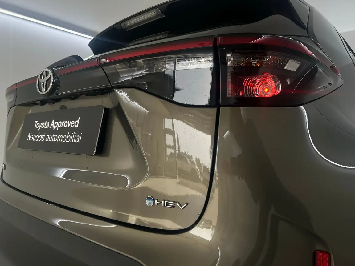 TOYOTA YARIS CROSS