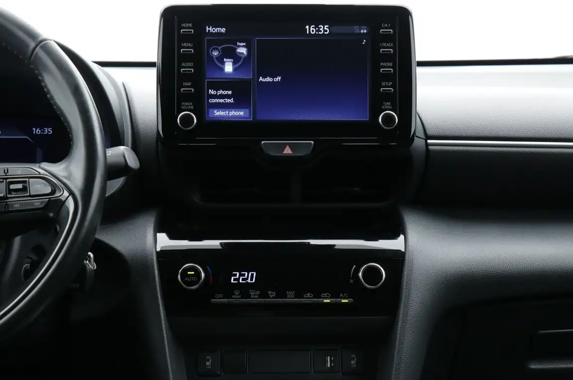 TOYOTA YARIS CROSS