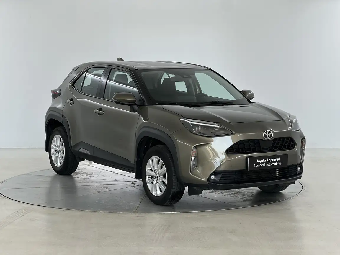 TOYOTA YARIS CROSS