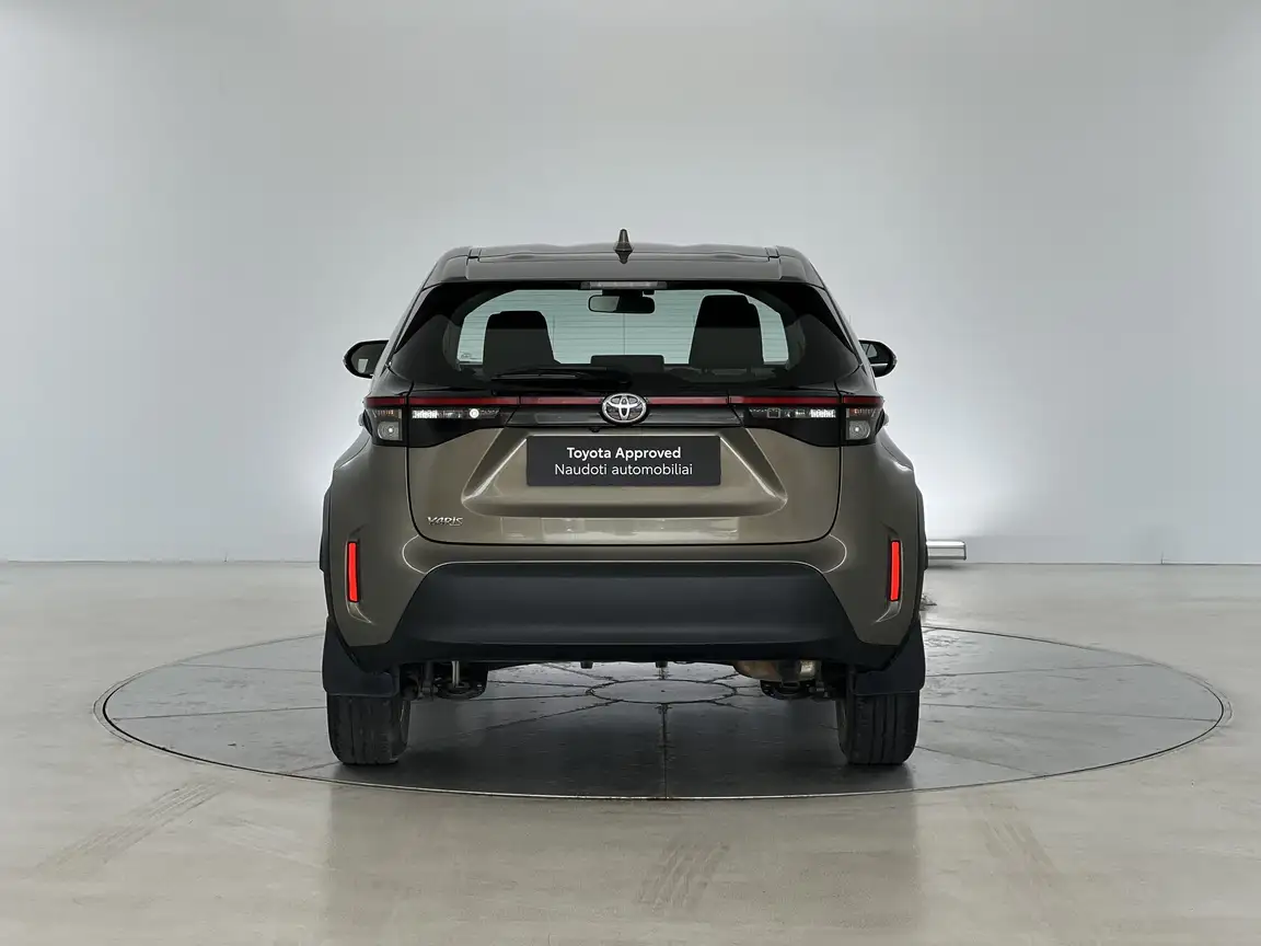 TOYOTA YARIS CROSS