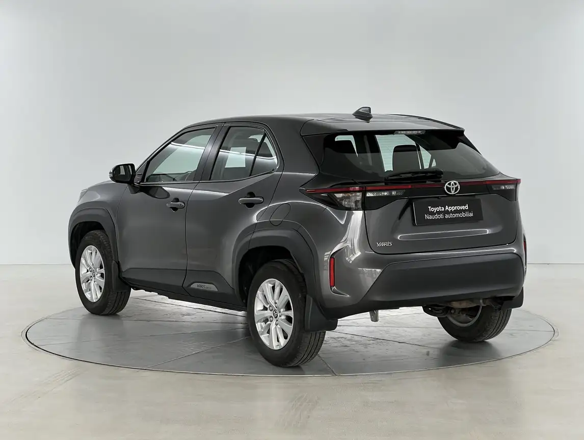 TOYOTA YARIS CROSS
