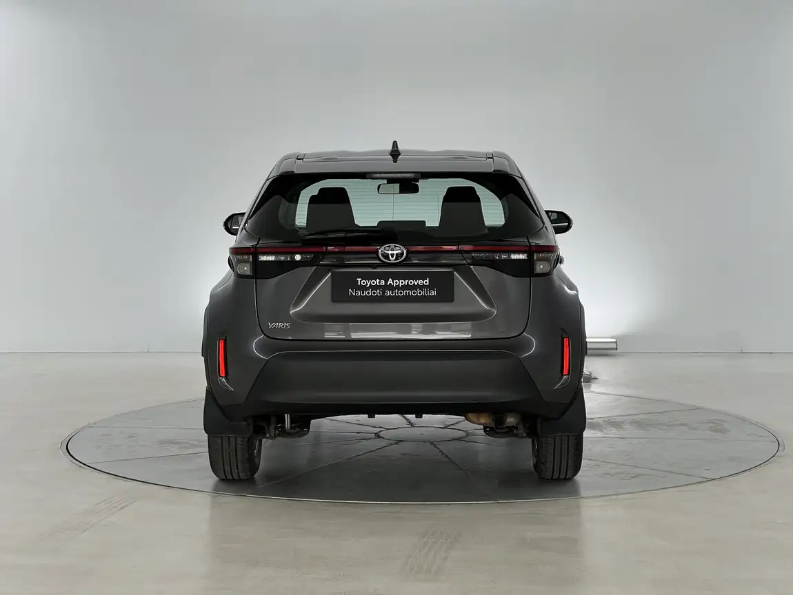 TOYOTA YARIS CROSS