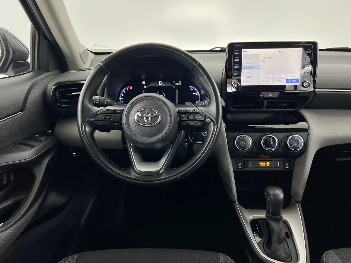 TOYOTA YARIS CROSS