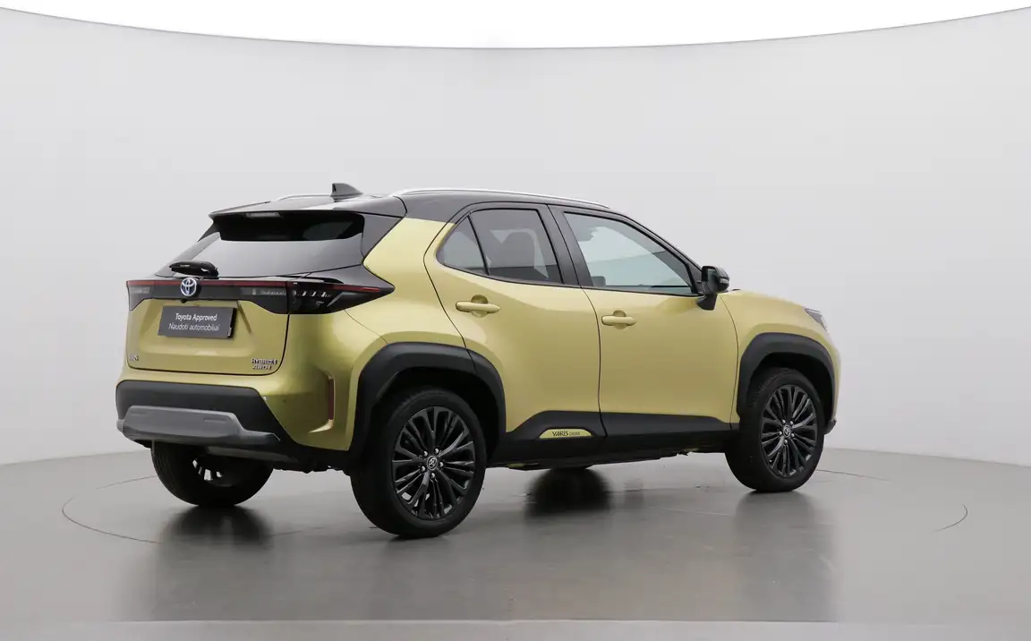 TOYOTA YARIS CROSS