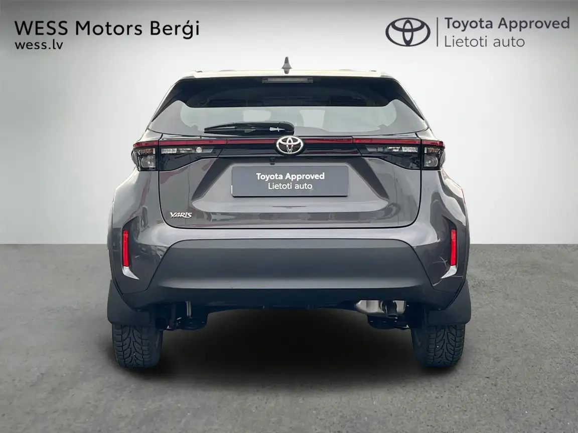 TOYOTA YARIS CROSS