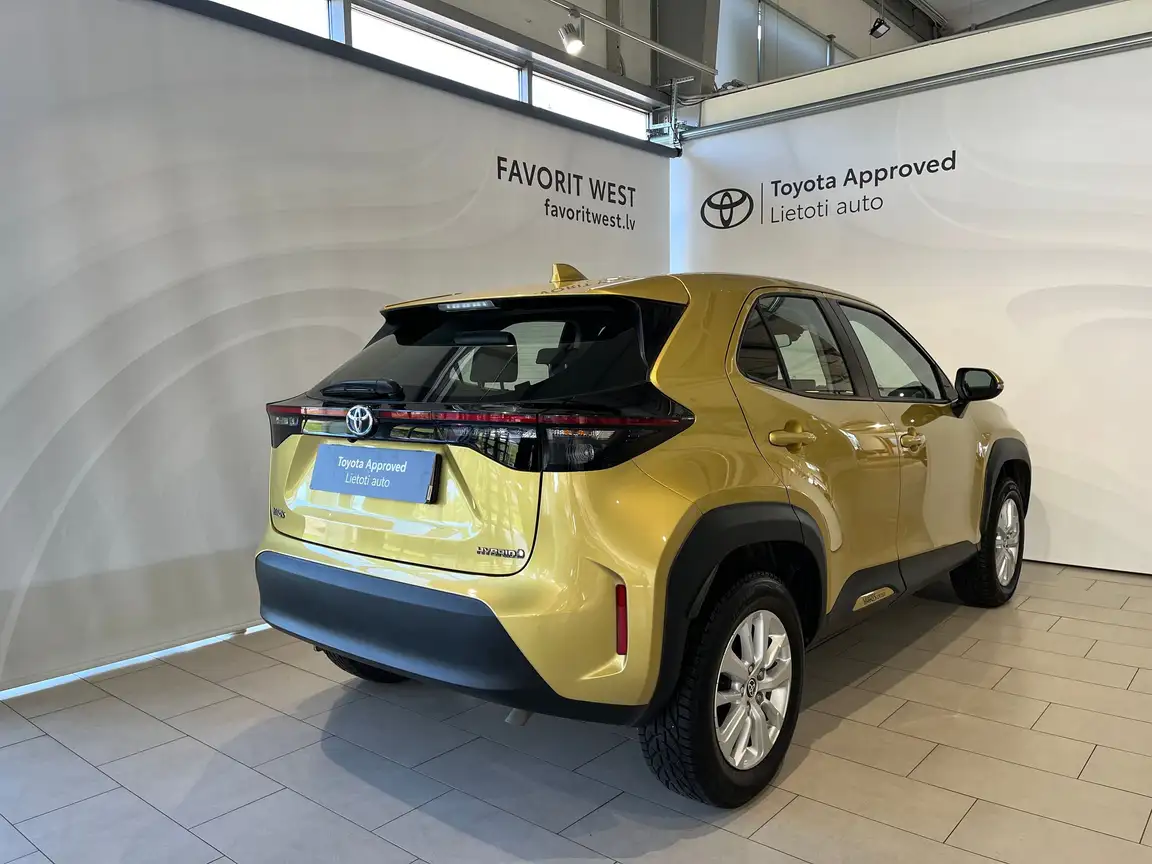 TOYOTA YARIS CROSS