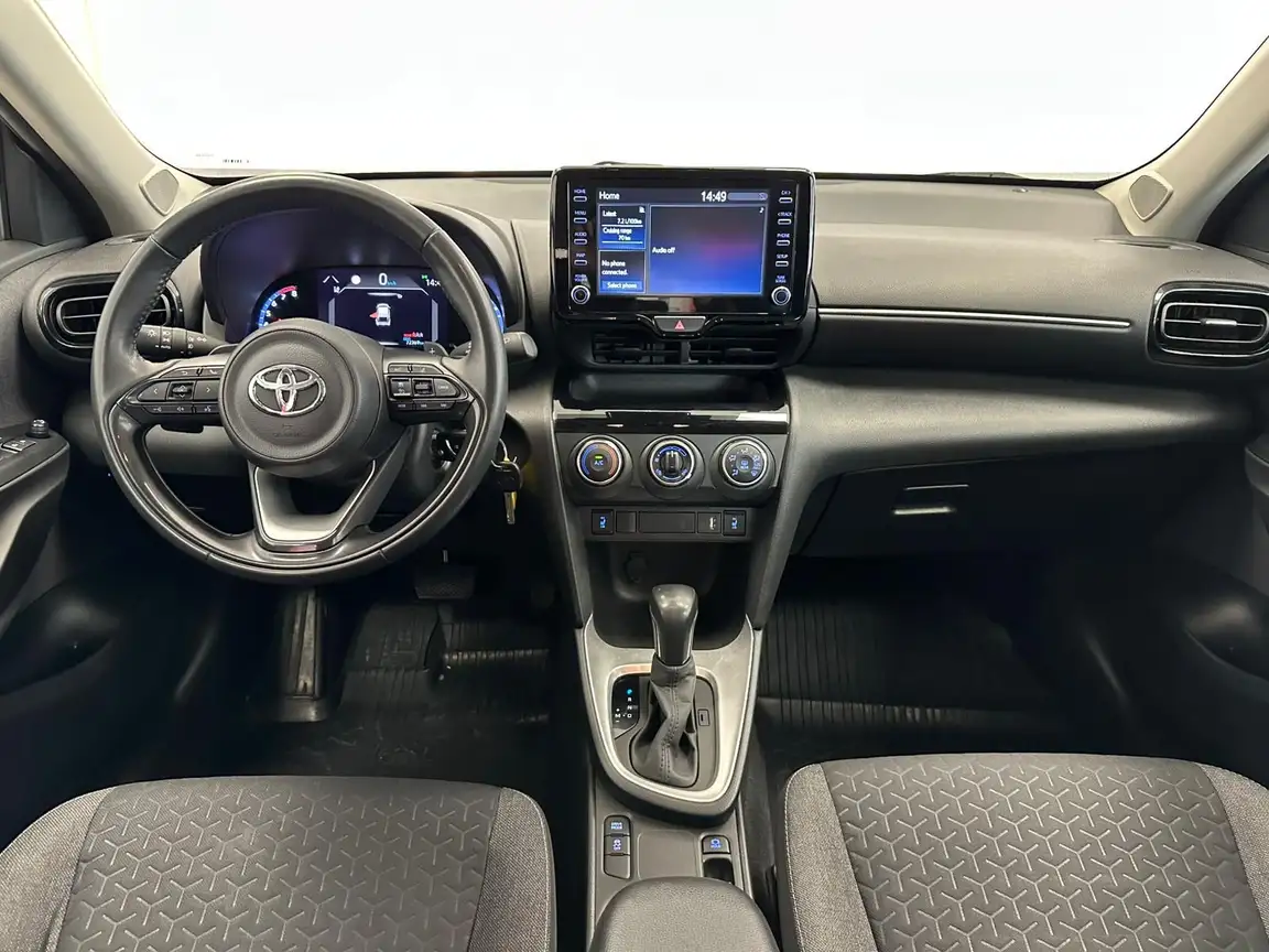 TOYOTA YARIS CROSS