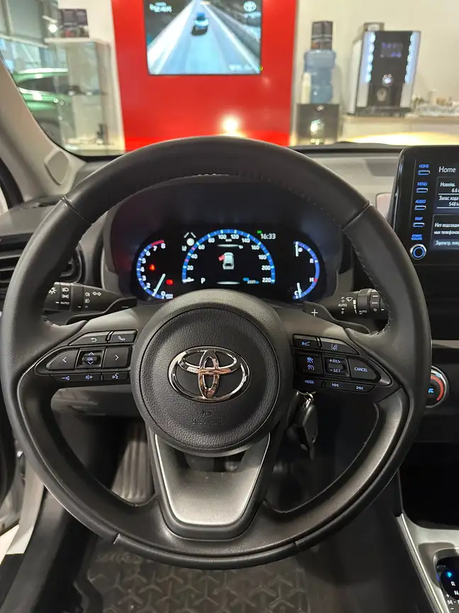 TOYOTA YARIS CROSS