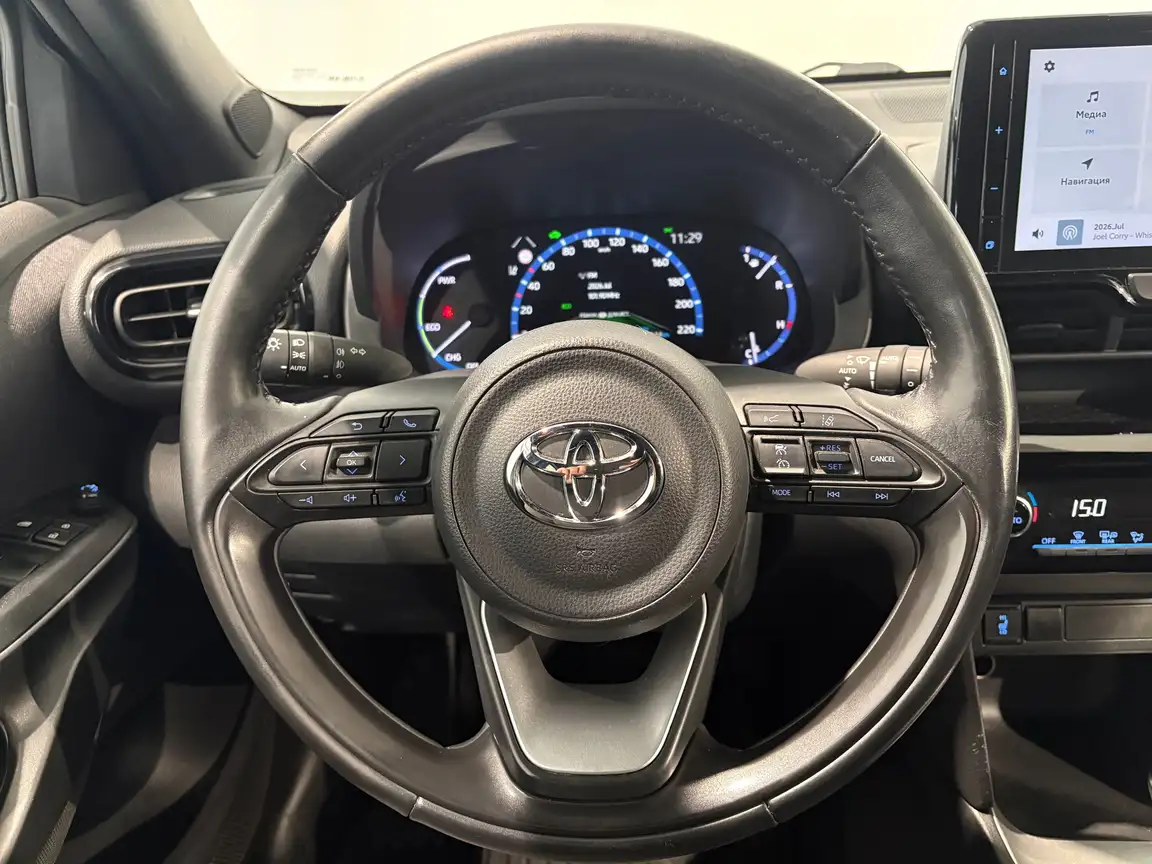 TOYOTA YARIS CROSS